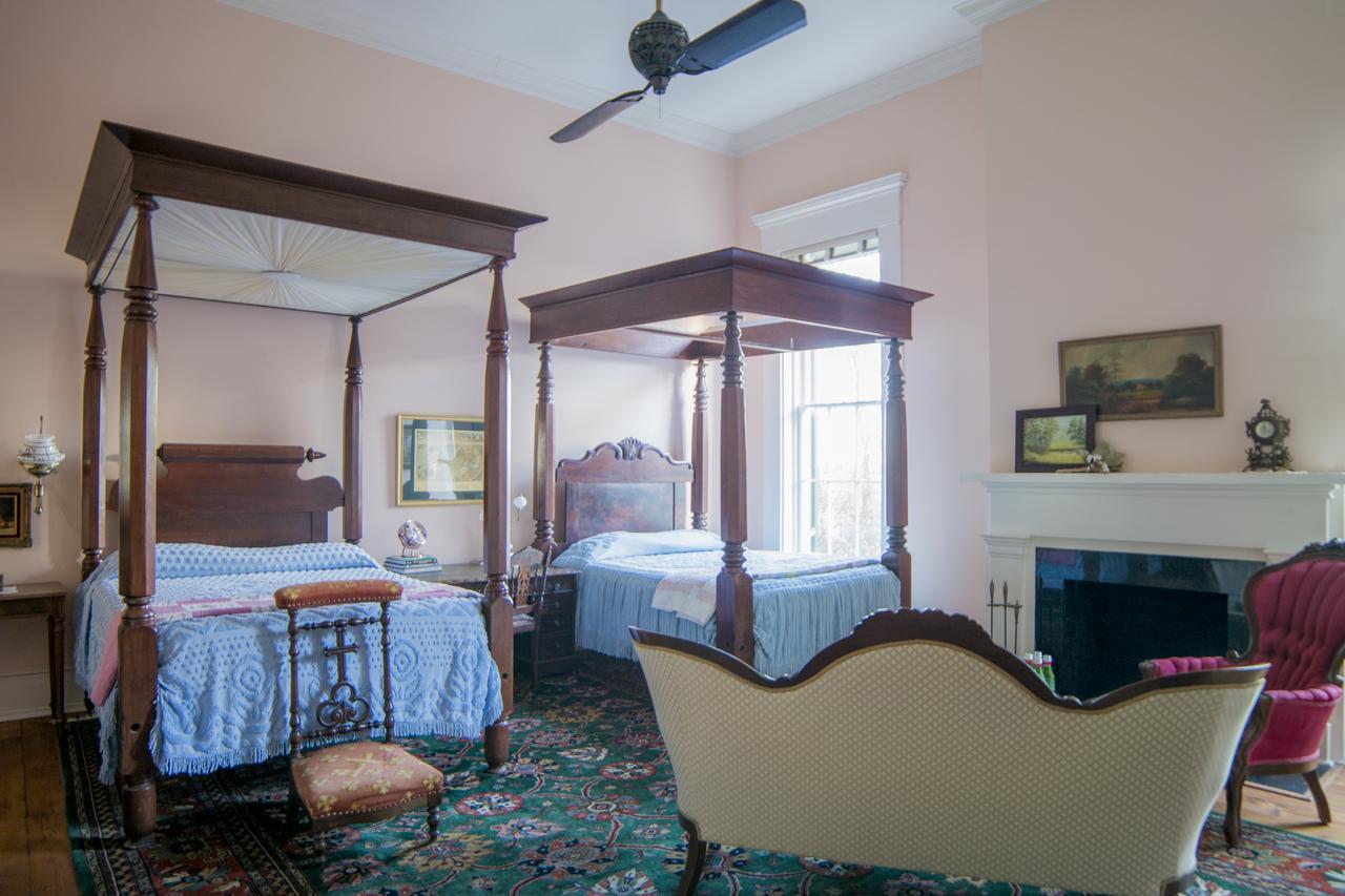 Belmont Plantation, Est 1857 Bed & Breakfast กรีนวิลล์ ภายนอก รูปภาพ