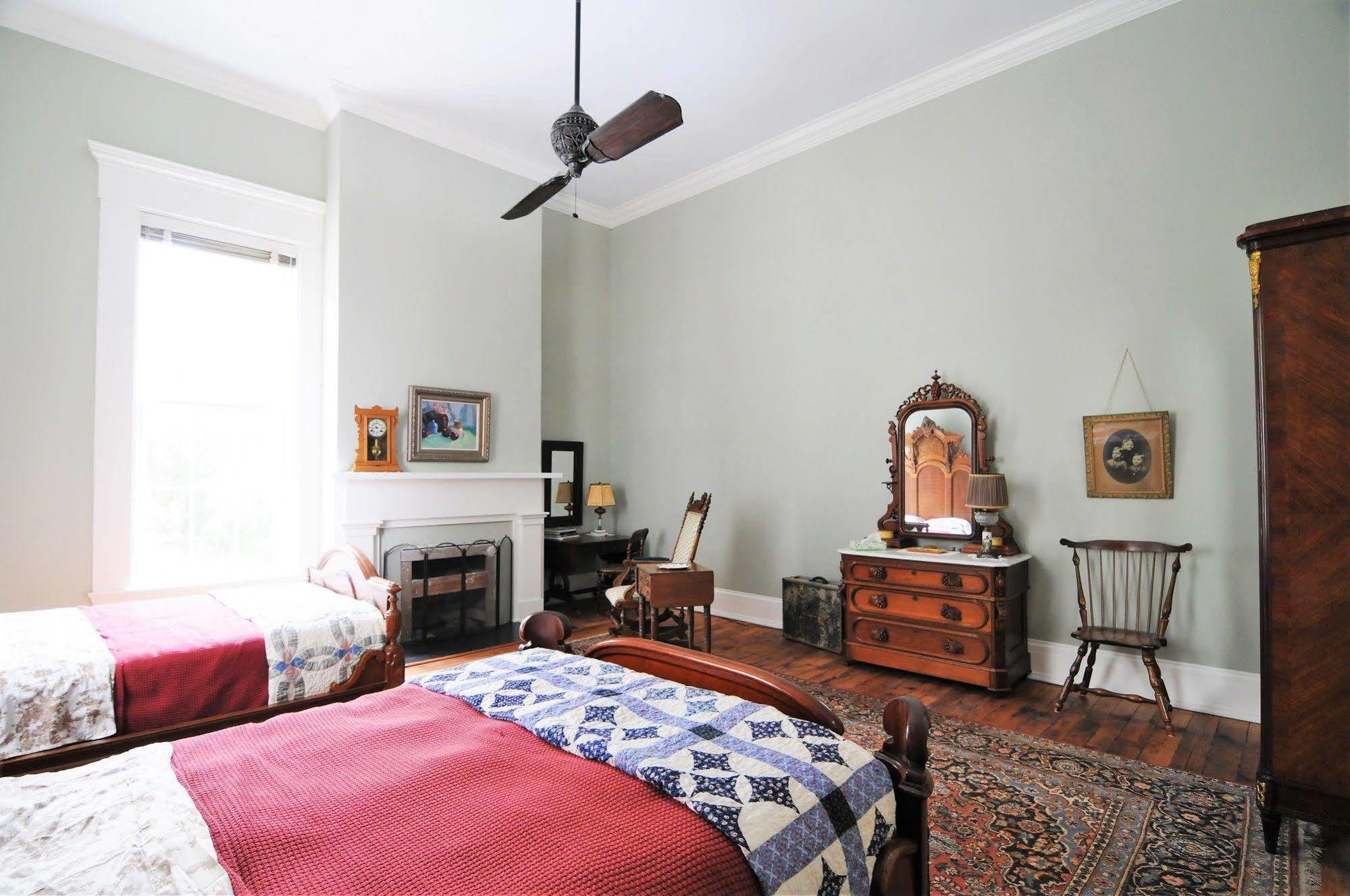 Belmont Plantation, Est 1857 Bed & Breakfast กรีนวิลล์ ภายนอก รูปภาพ